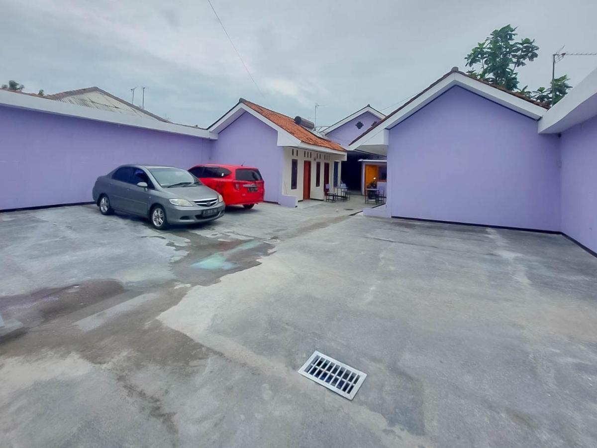 Hotel Reddoorz @ Jalan Ahmad Yani Karawang Exteriér fotografie